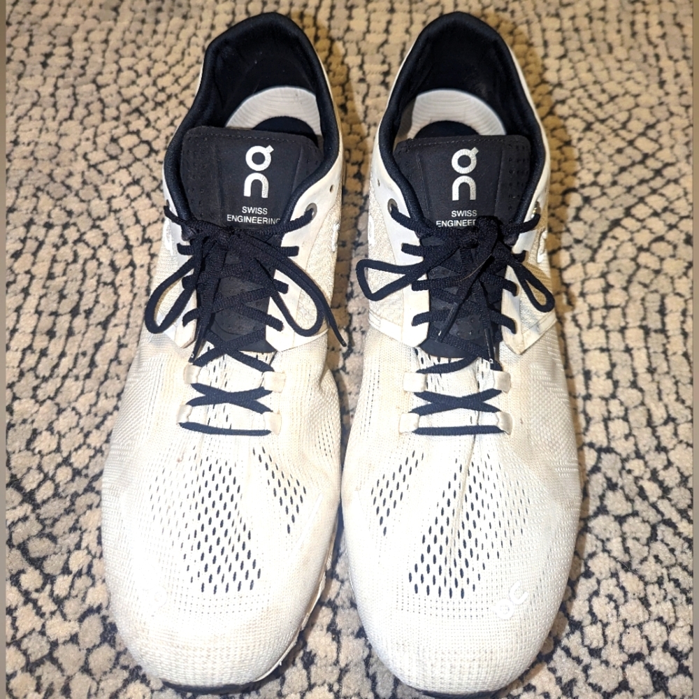 On Cloud Size 14